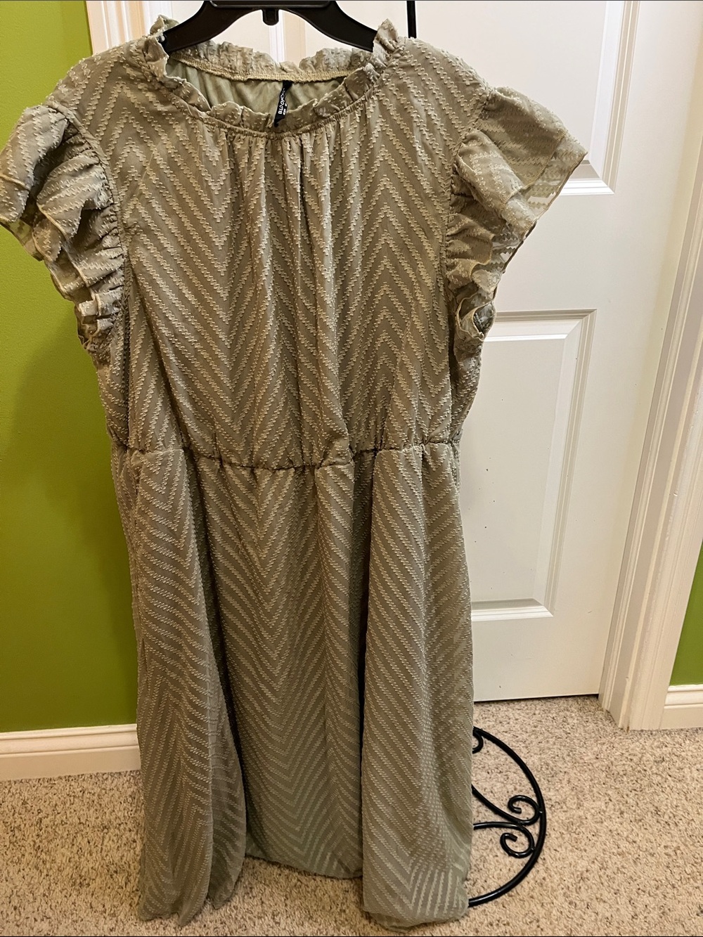 NWOT Bloomchic 22-24 Ruffle Sleeve Dress in Sage Green